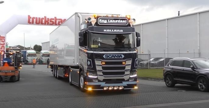 大型卡车停车大师0